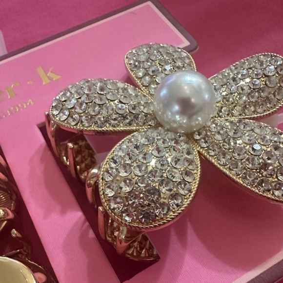 Piper K Flower Hair Clips - Picture 4 of 4